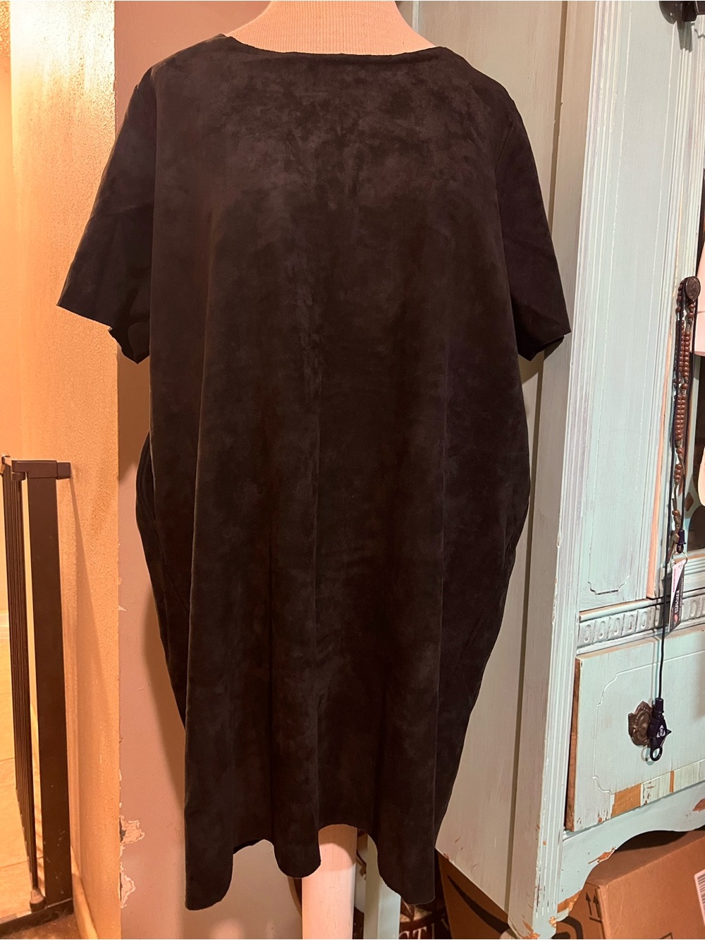 I. Madeline Black Boxy Faux Leather Shift Dress Size Large Pockets Short Sleeve